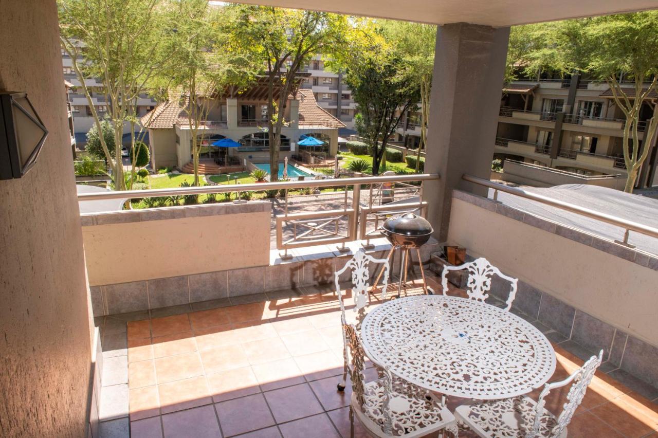 Grayston Exec Apartments Йоханнесбург Экстерьер фото