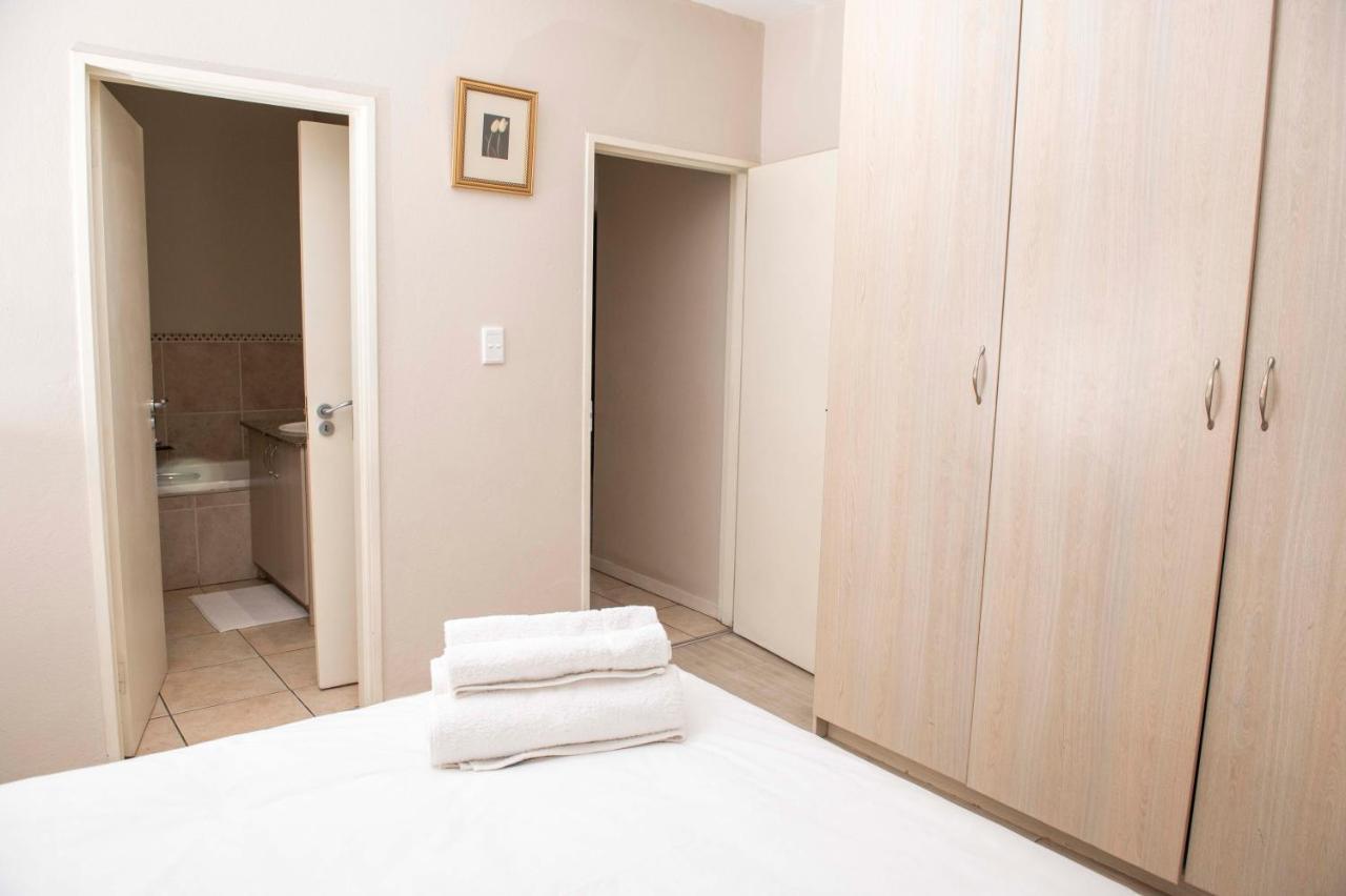 Grayston Exec Apartments Йоханнесбург Экстерьер фото