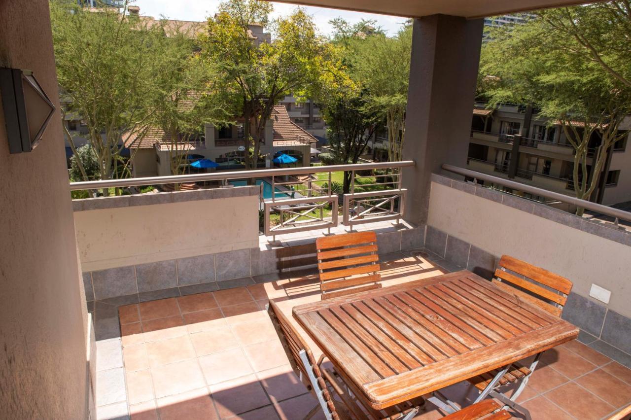 Grayston Exec Apartments Йоханнесбург Экстерьер фото